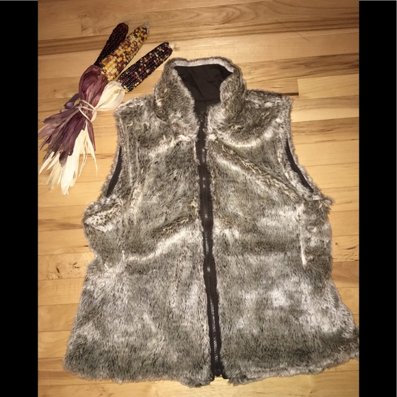 GAP Reversible Vest - Picture 8 of 8